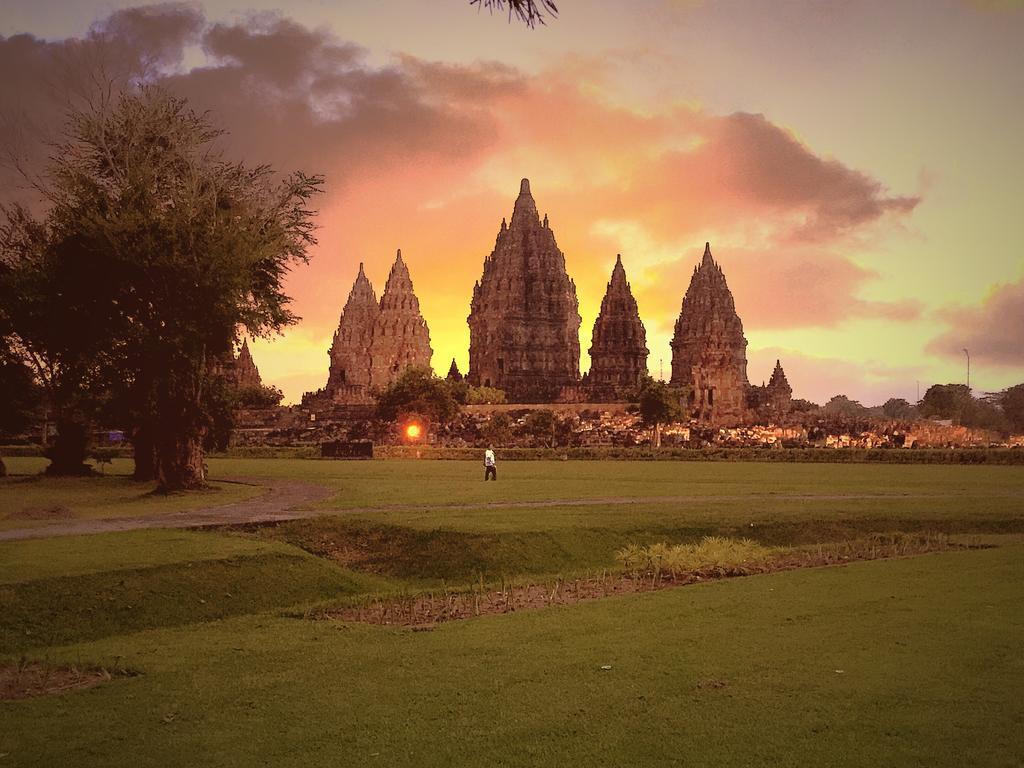 Carani Hotel Yogyakarta Esterno foto