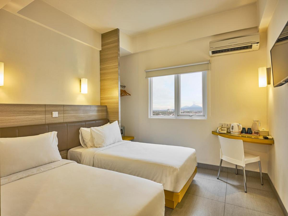 Carani Hotel Yogyakarta Esterno foto