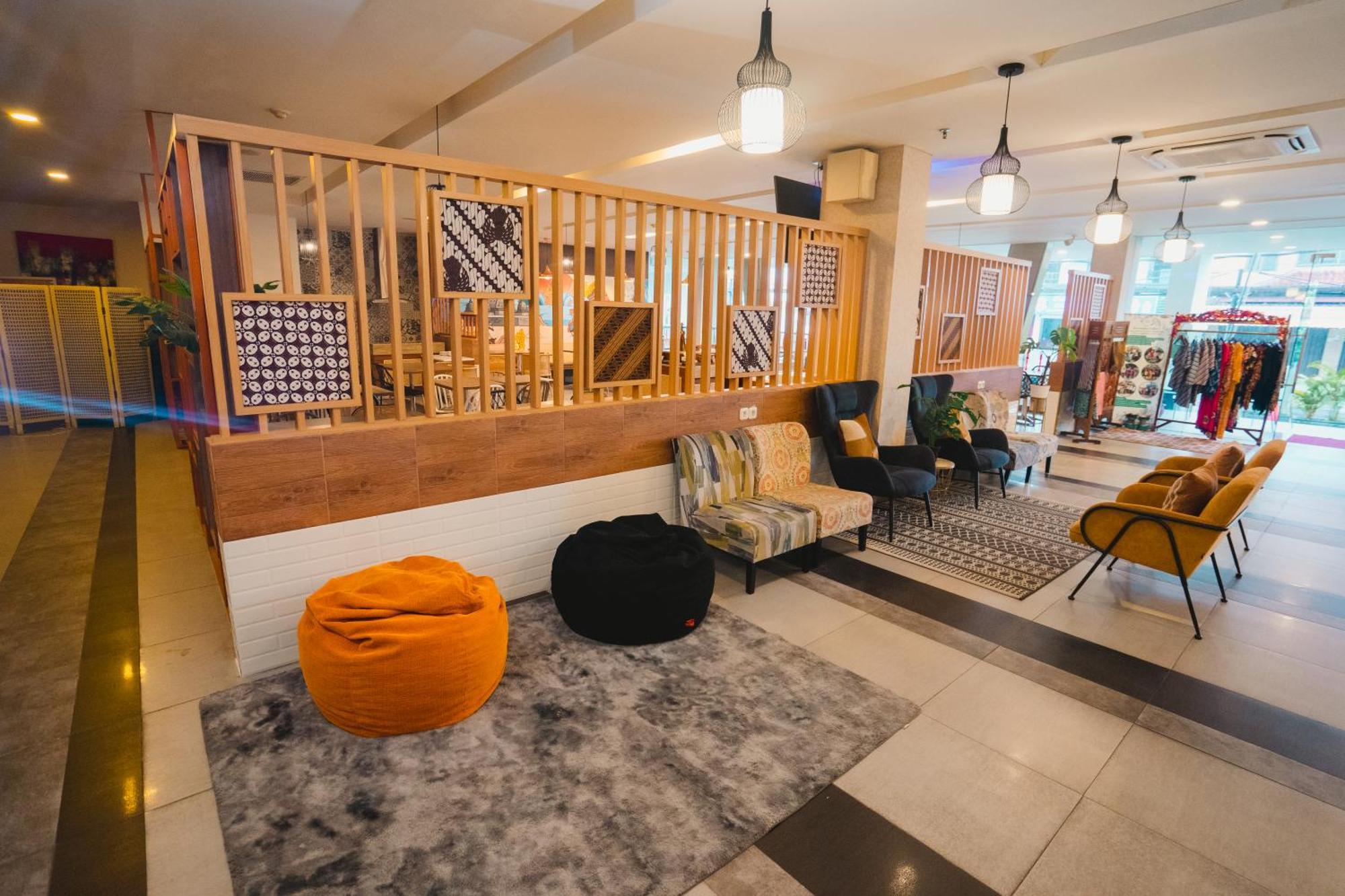 Carani Hotel Yogyakarta Esterno foto