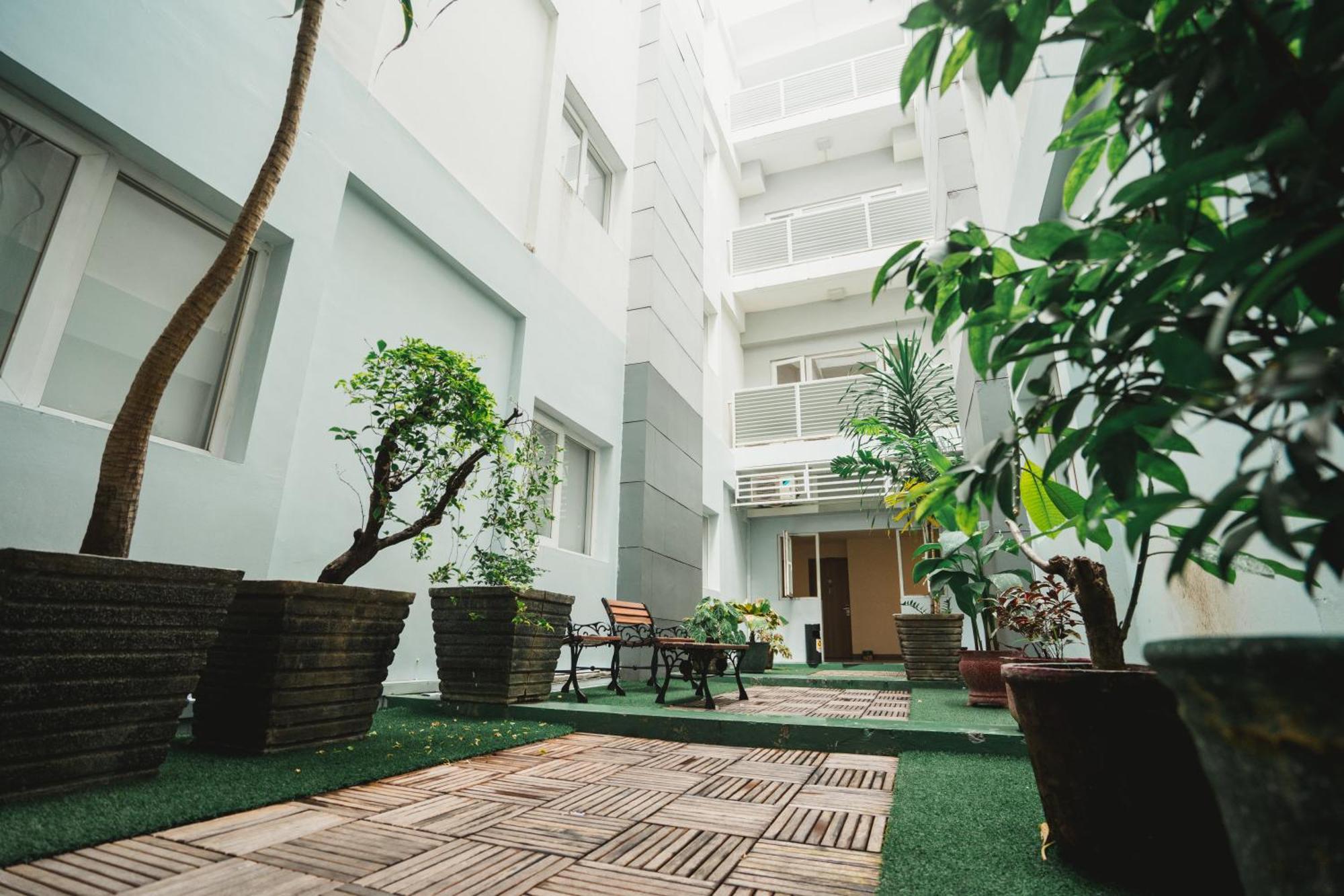 Carani Hotel Yogyakarta Esterno foto