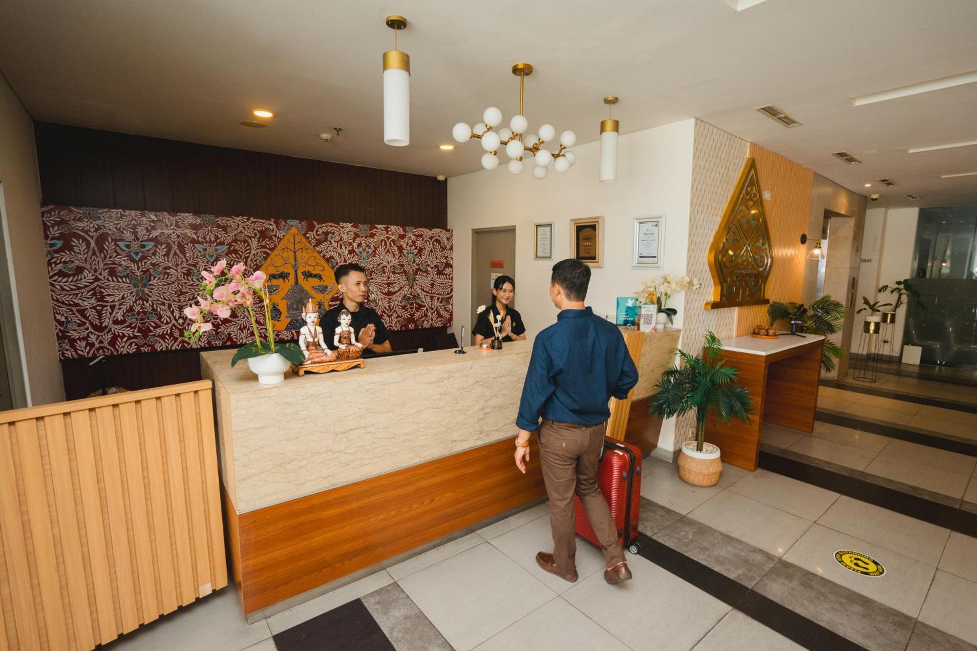 Carani Hotel Yogyakarta Esterno foto