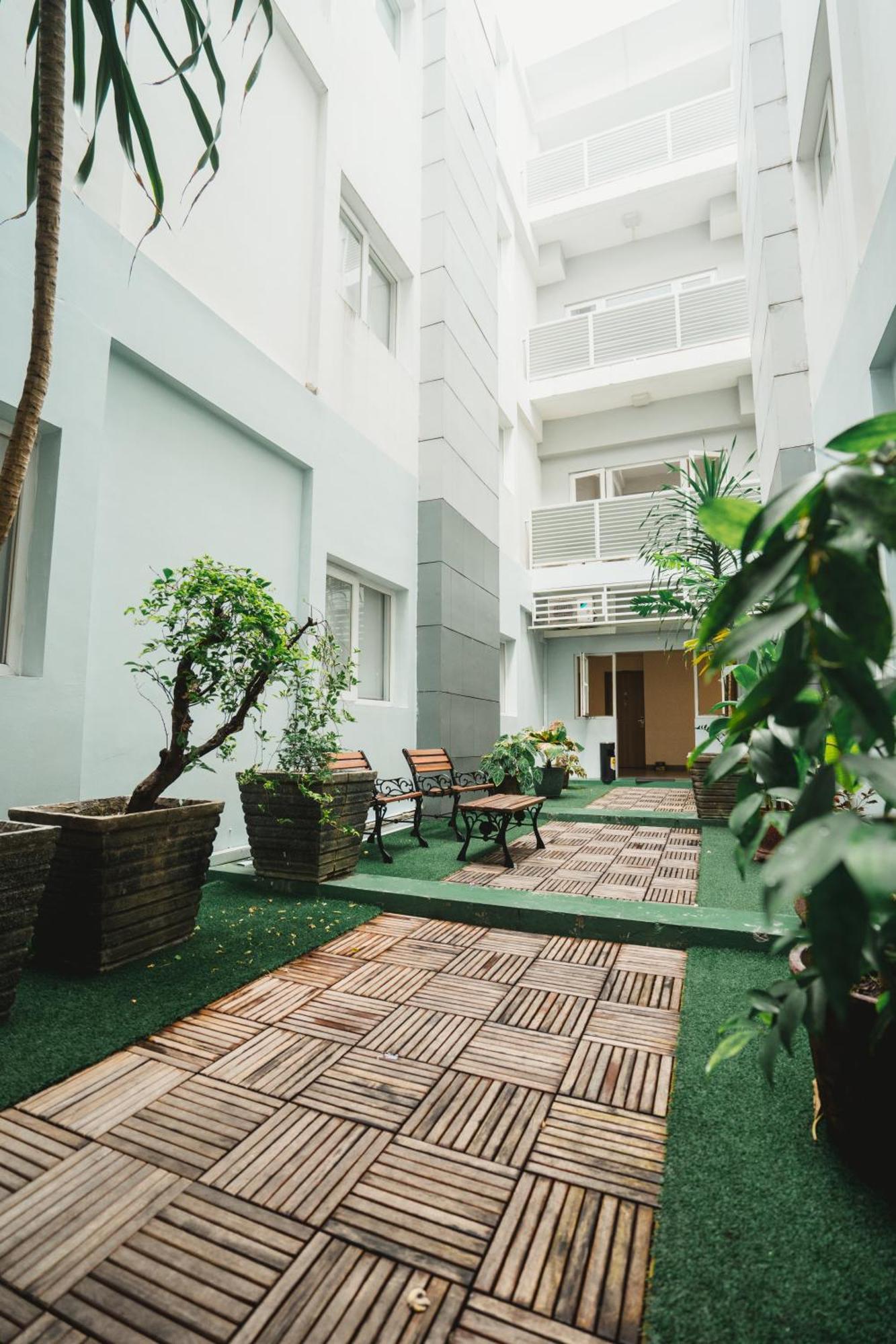 Carani Hotel Yogyakarta Esterno foto